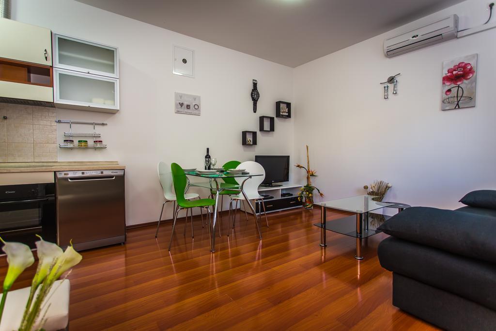 Апартаменты Apartman Nikolic 2 Каштела Экстерьер фото
